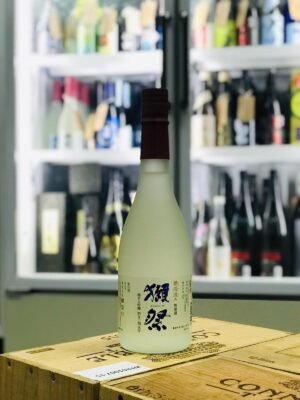 獺祭(だっさい) 無濾過純米大吟醸 磨き三割九分 槽場汲み　720ml正面照